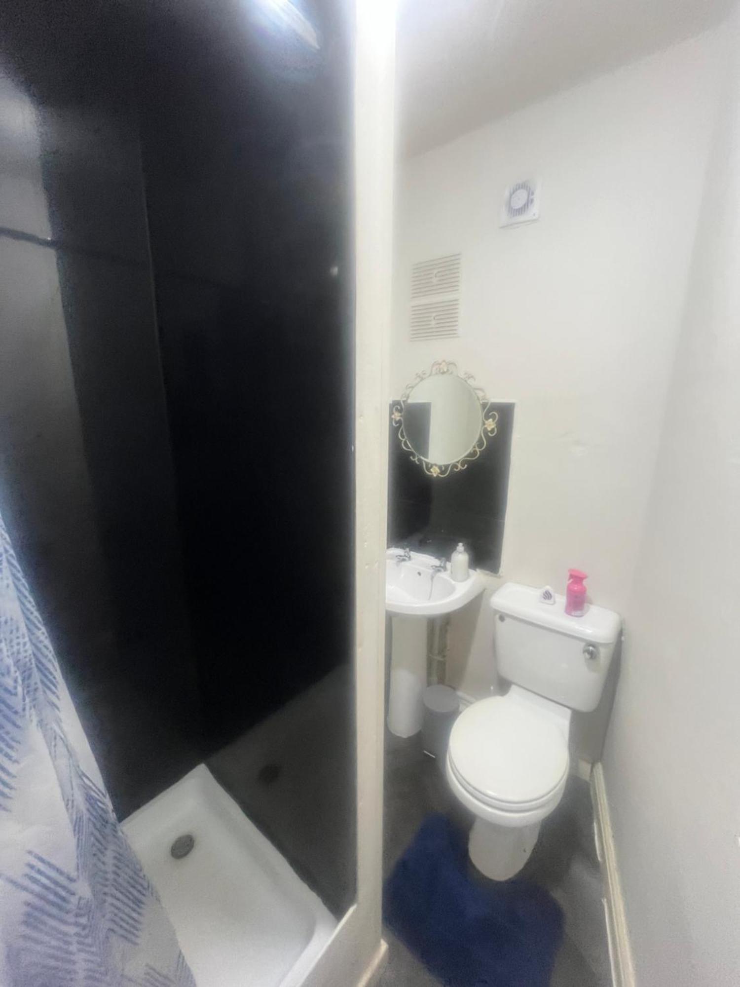 Simple Inn ウェイクフィールド エクステリア 写真